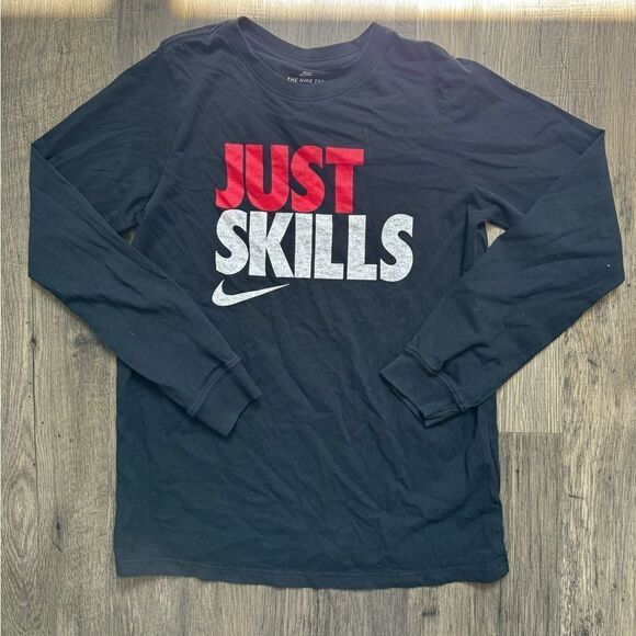 BOYS NIKE LONGSLEEVE SIZE MEDIUM - Picture 1 of 2